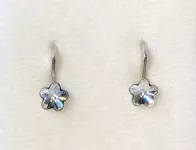 Stříbrné náušnice kytička Swarovski JSB BIJOUX