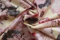 Viskózová látka - smetanová s květy